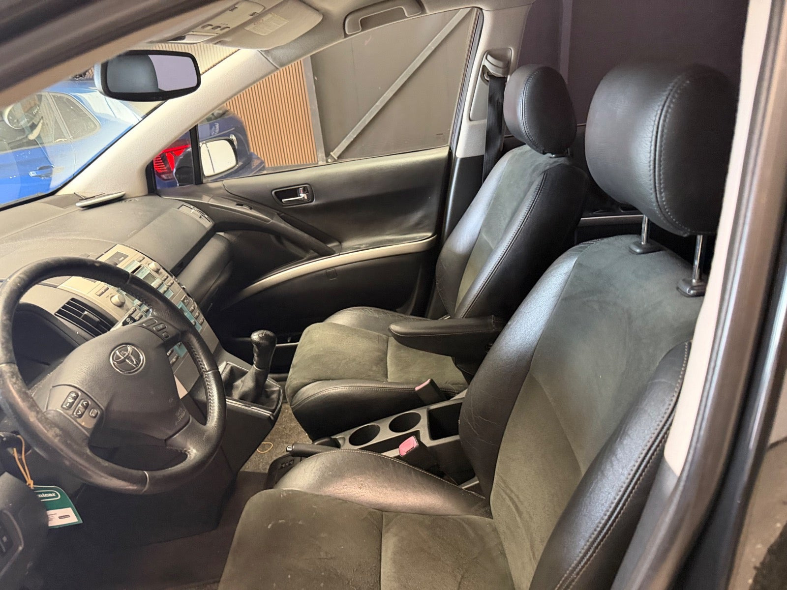 Sort Toyota Corolla Verso fra 2007