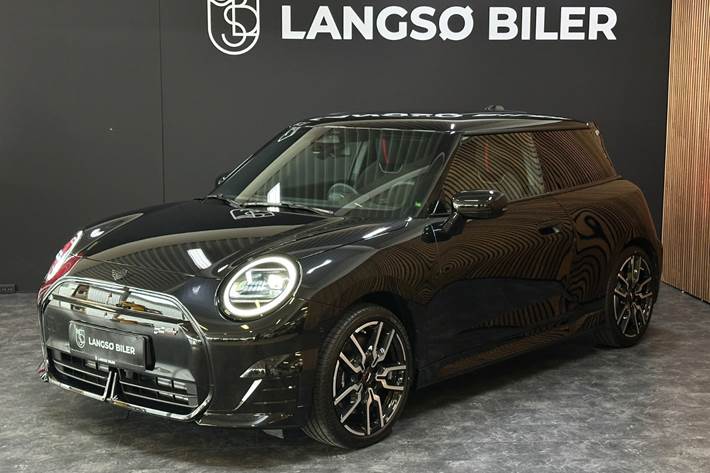 Sort Mini Cooper E fra 2024