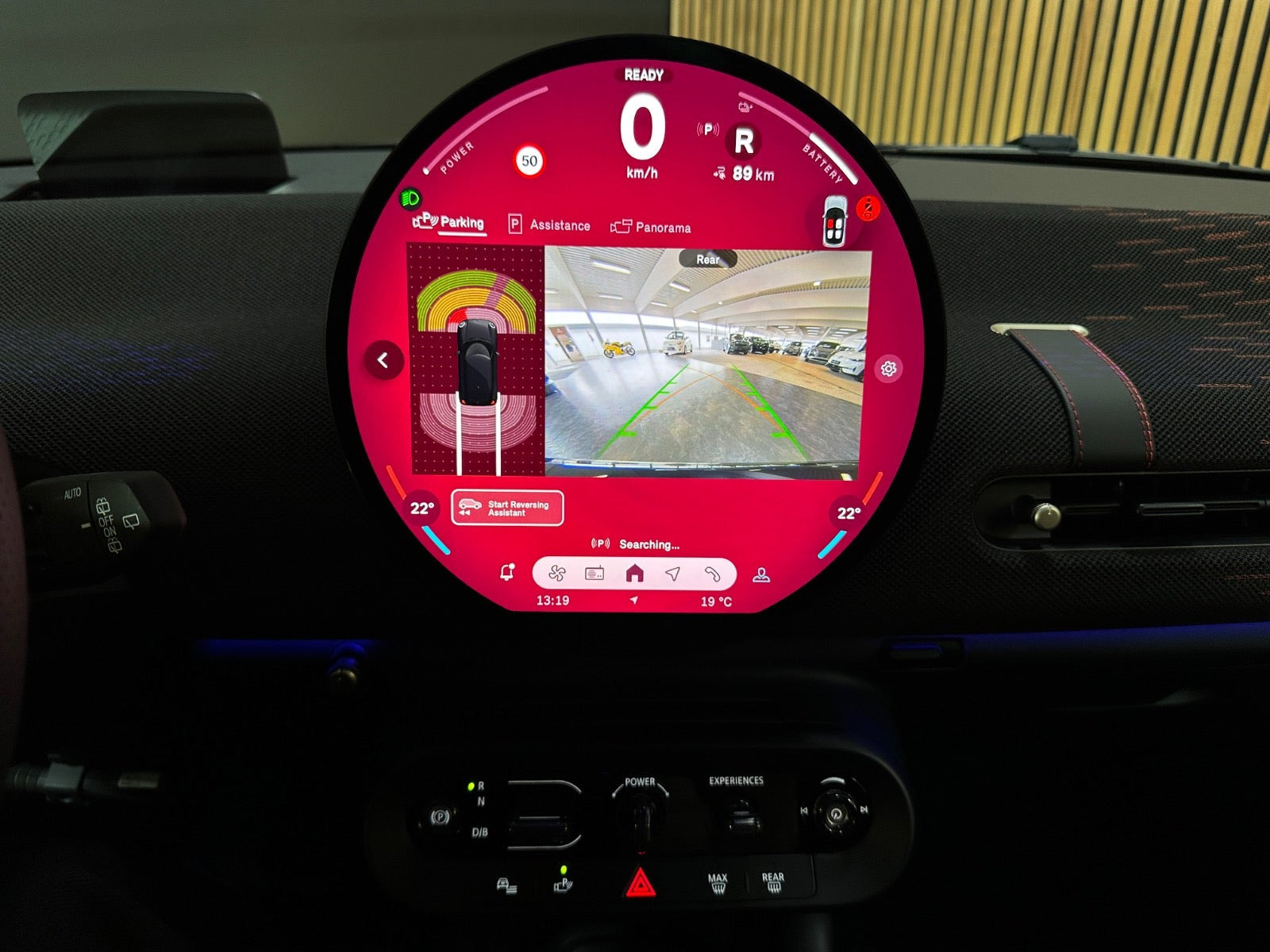 Sort Mini Cooper E fra 2024