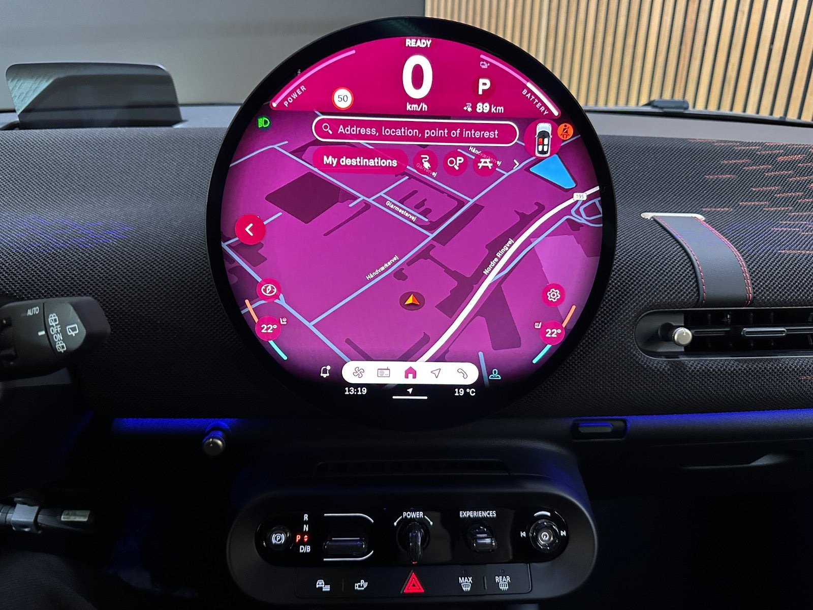 Sort Mini Cooper E fra 2024