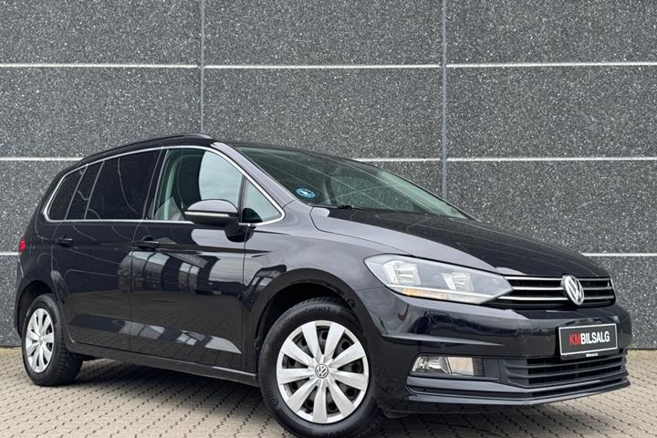 Sort VW Touran fra 2017