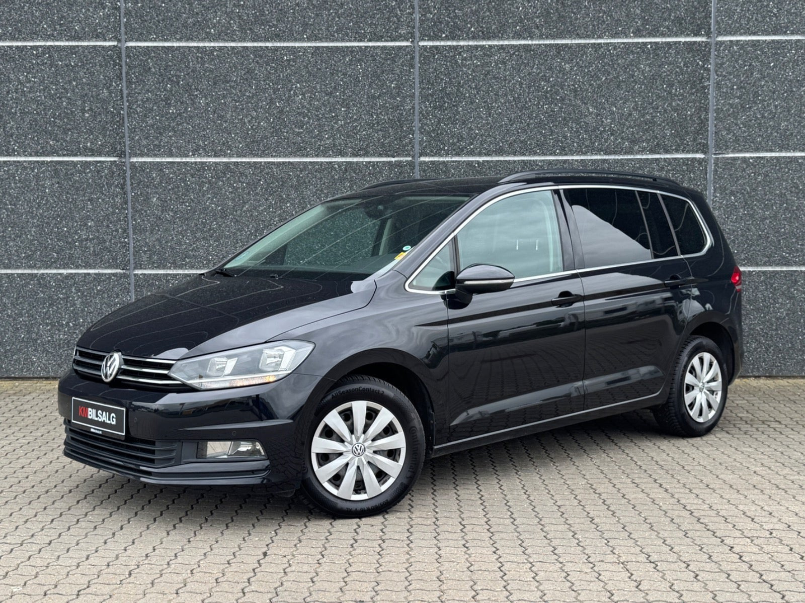 Sort VW Touran fra 2017