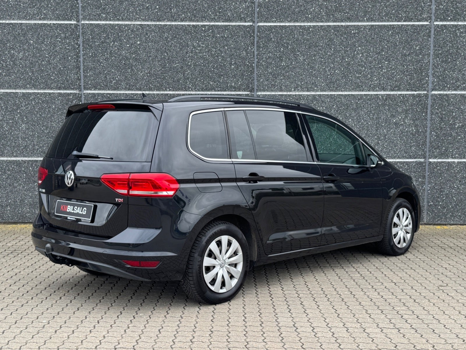 Sort VW Touran fra 2017