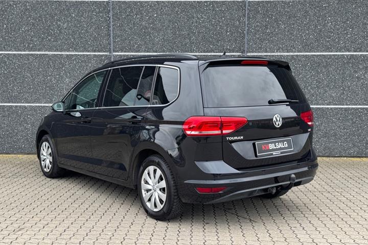 Sort VW Touran fra 2017