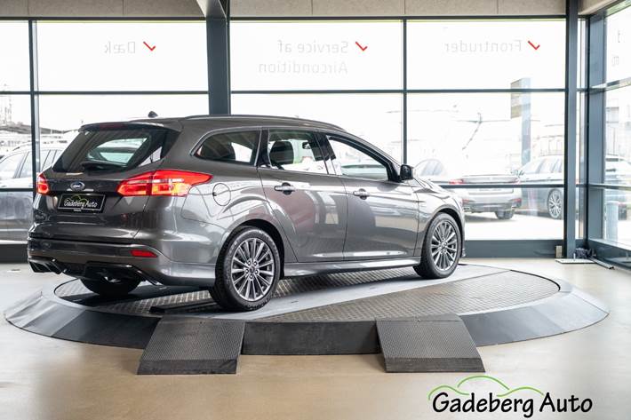 Grå Ford Focus fra 2017