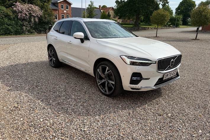 Hvid Volvo XC60 fra 2023