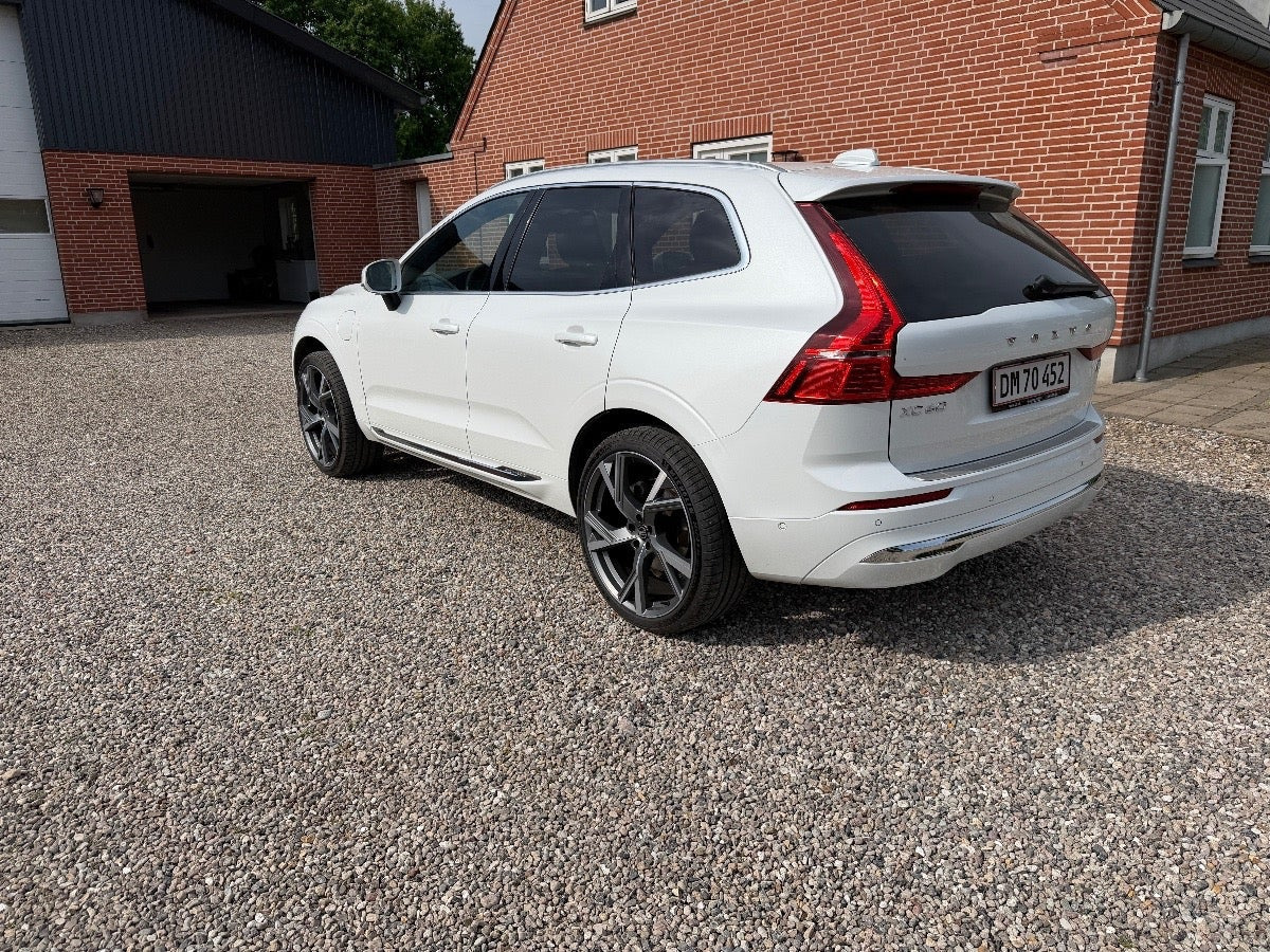 Hvid Volvo XC60 fra 2023