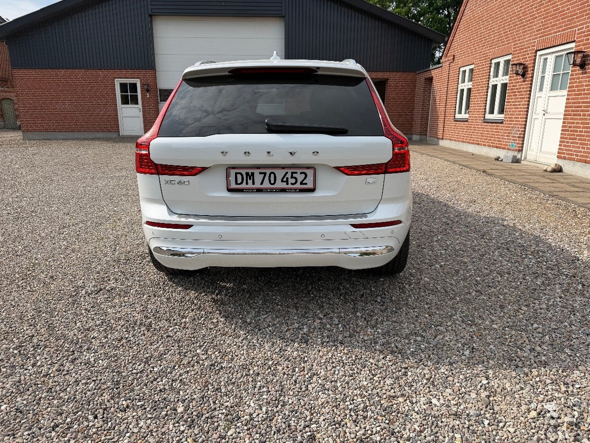 Hvid Volvo XC60 fra 2023