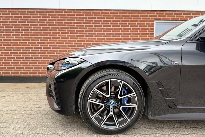 Sort BMW i4 fra 2022