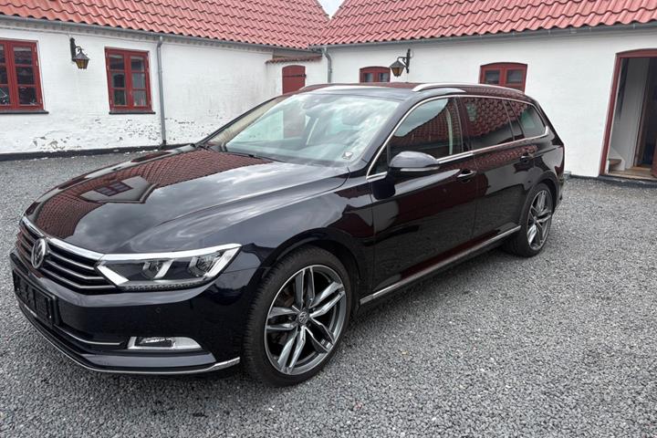 Sort VW Passat fra 2017