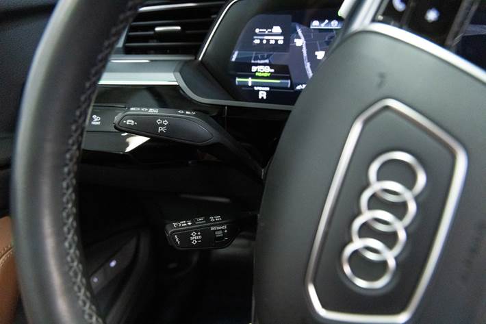 Sort Audi Q8 e-tron fra 2024