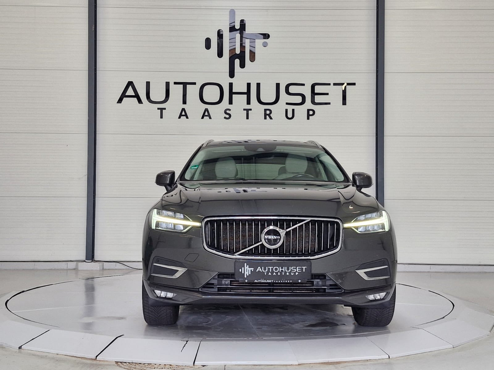 Brun Volvo XC60 fra 2019