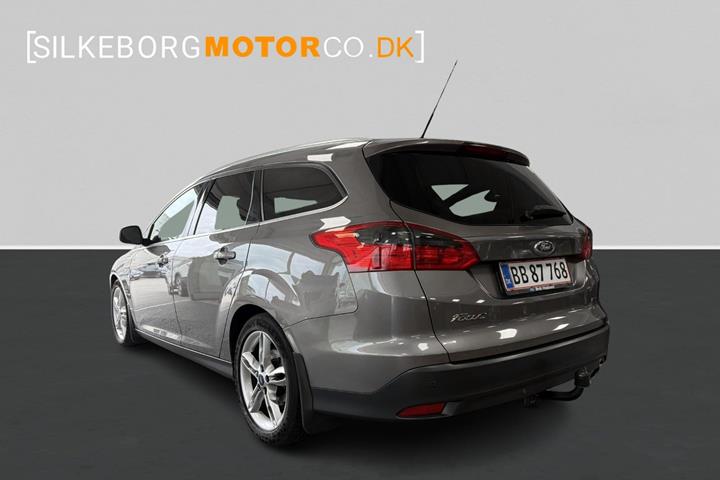 Grå Ford Focus fra 2012