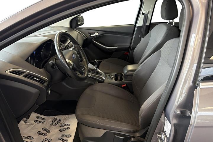 Grå Ford Focus fra 2012
