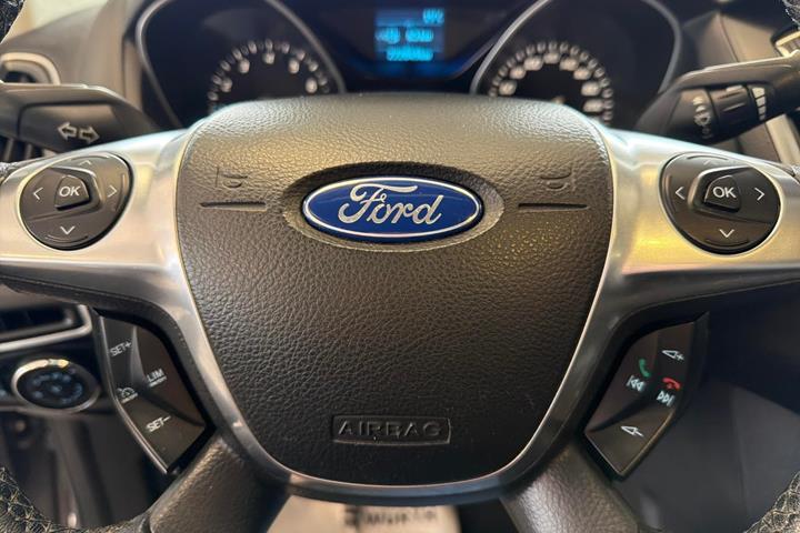 Grå Ford Focus fra 2012