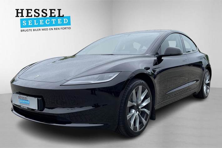 Sort Tesla Model 3 fra 2024