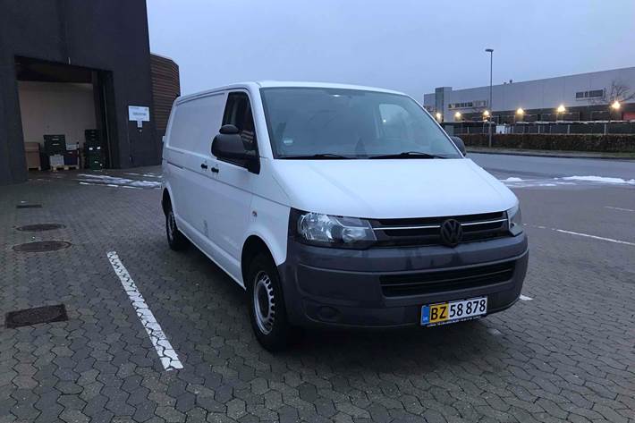 Hvid VW T5 fra 2011