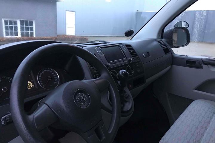 Hvid VW T5 fra 2011