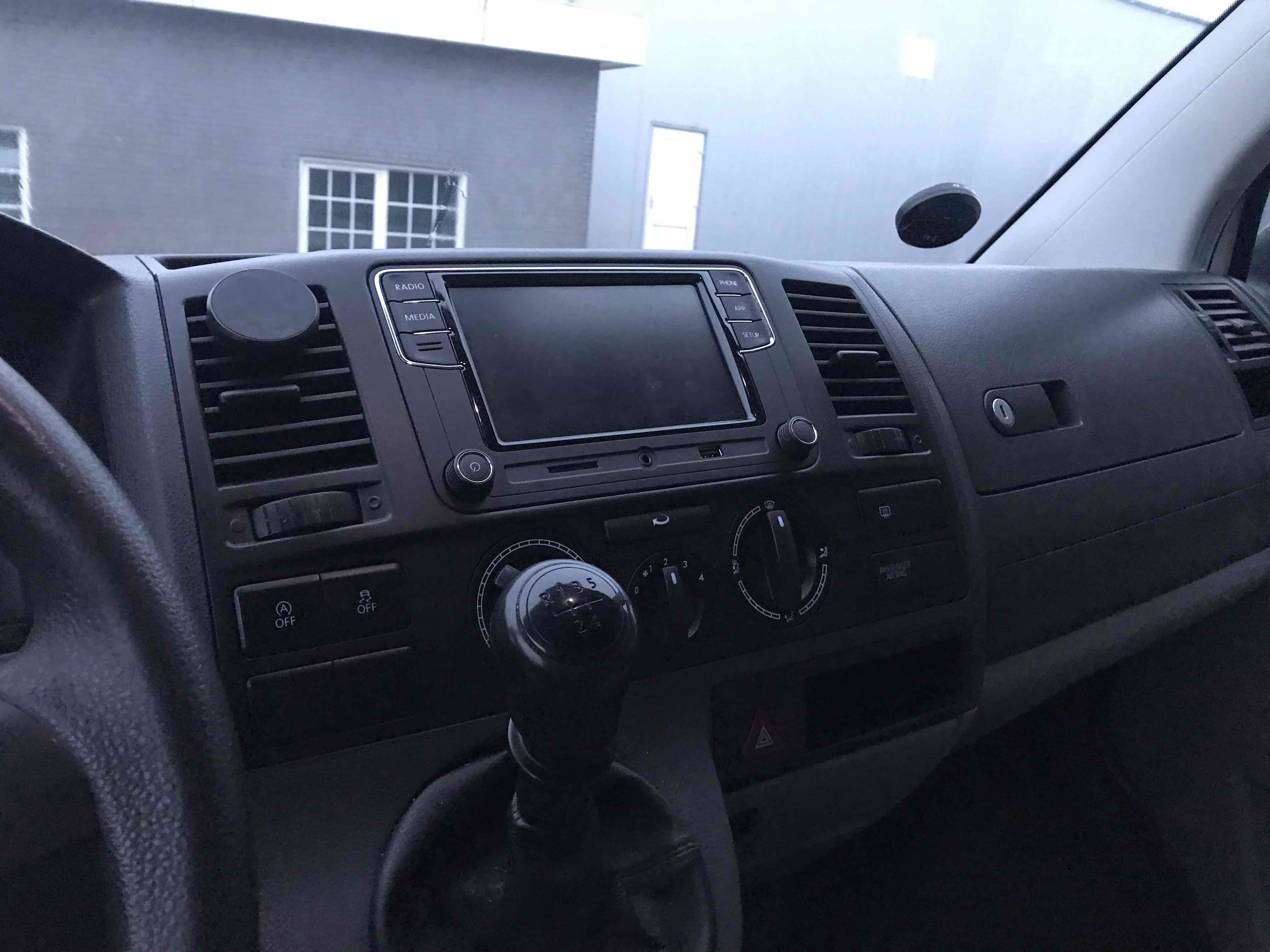 Hvid VW T5 fra 2011