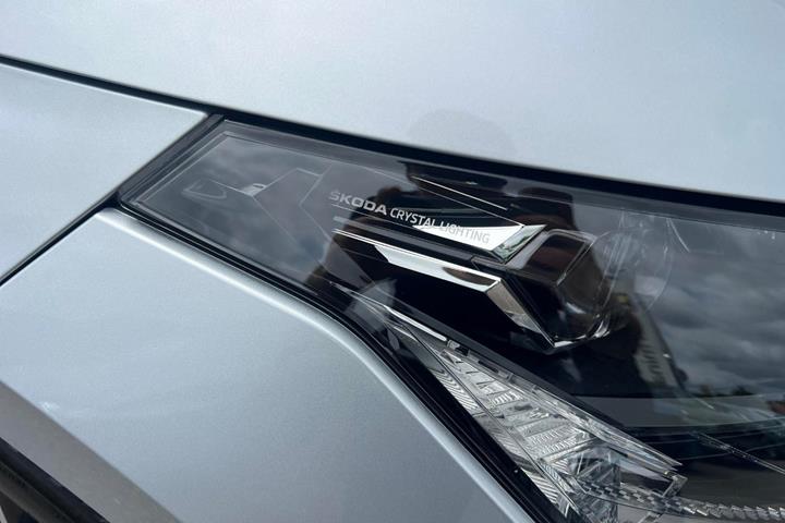 Sølv Skoda Enyaq fra 2021