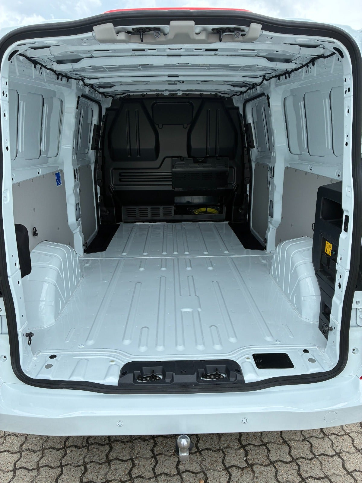 Hvid VW e-Transporter fra 2025