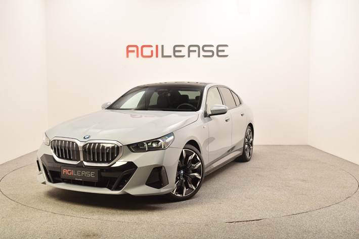 Grå BMW i5 fra 2024
