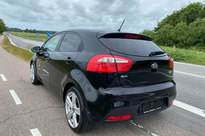 Sort Kia Rio fra 2014