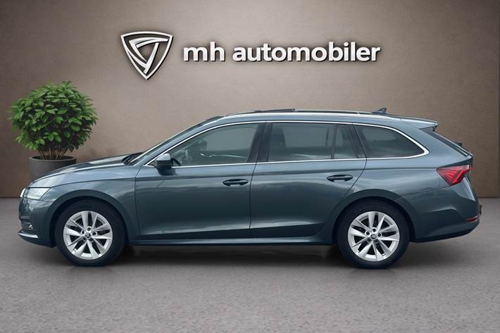 Grå Skoda Octavia fra 2021
