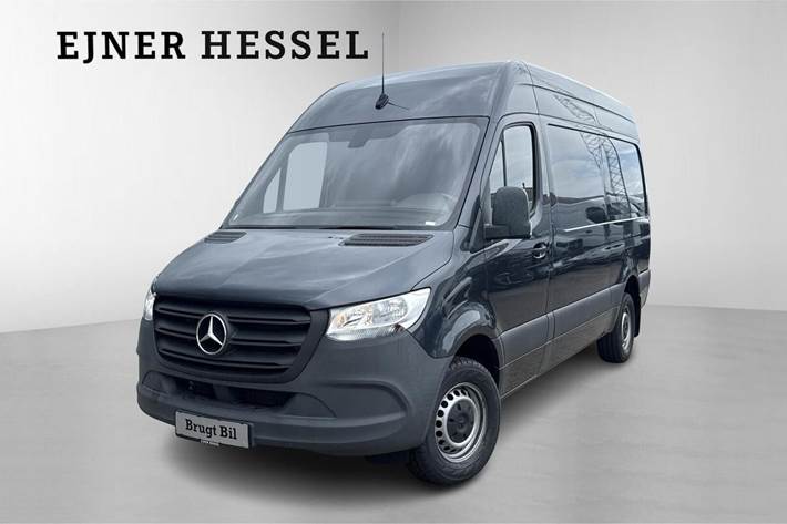 Grå Mercedes Sprinter 317 fra 2022