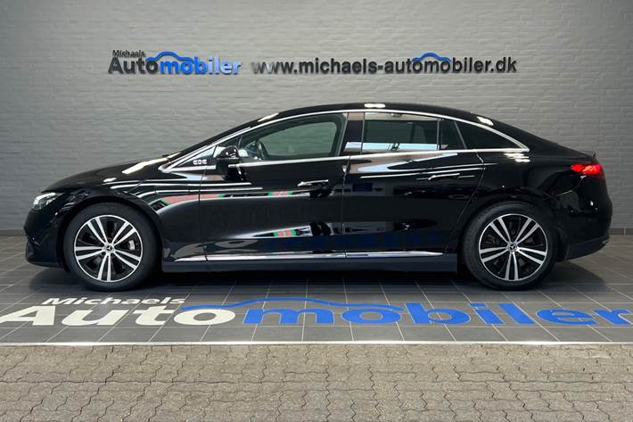 Sort Mercedes EQE350 fra 2023