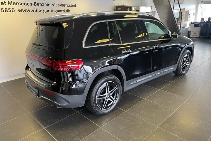 Sort Mercedes EQB250+ fra 2025