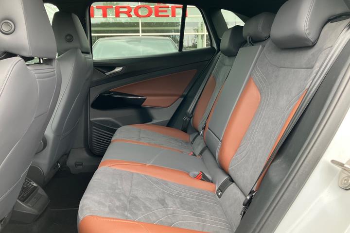 Hvid VW ID.4 fra 2021