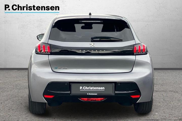 Grå Peugeot e-208 fra 2023
