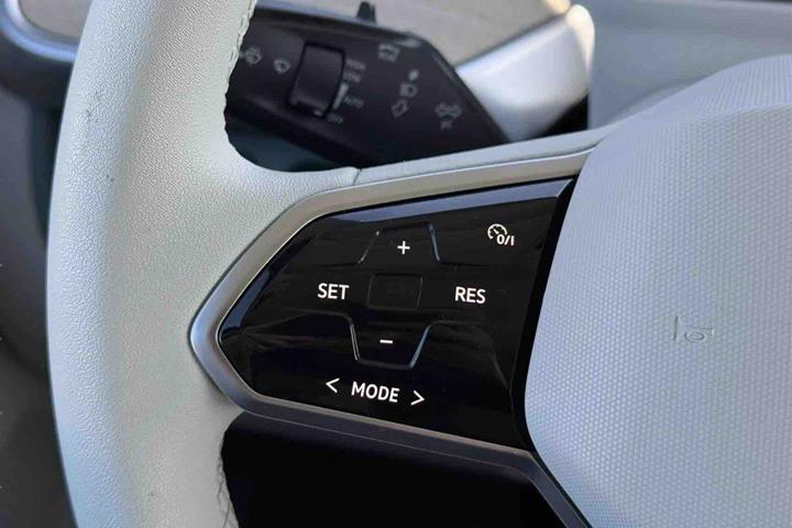 Sølv VW ID.Buzz fra 2024