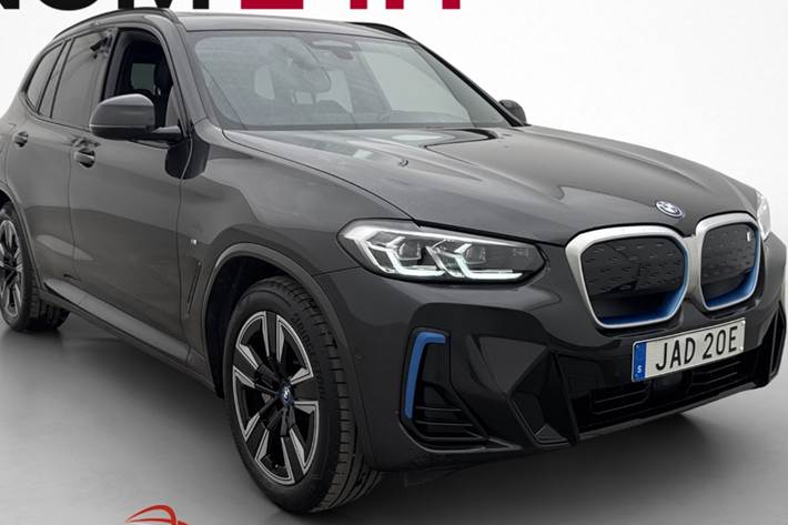 Grå BMW iX3 fra 2023