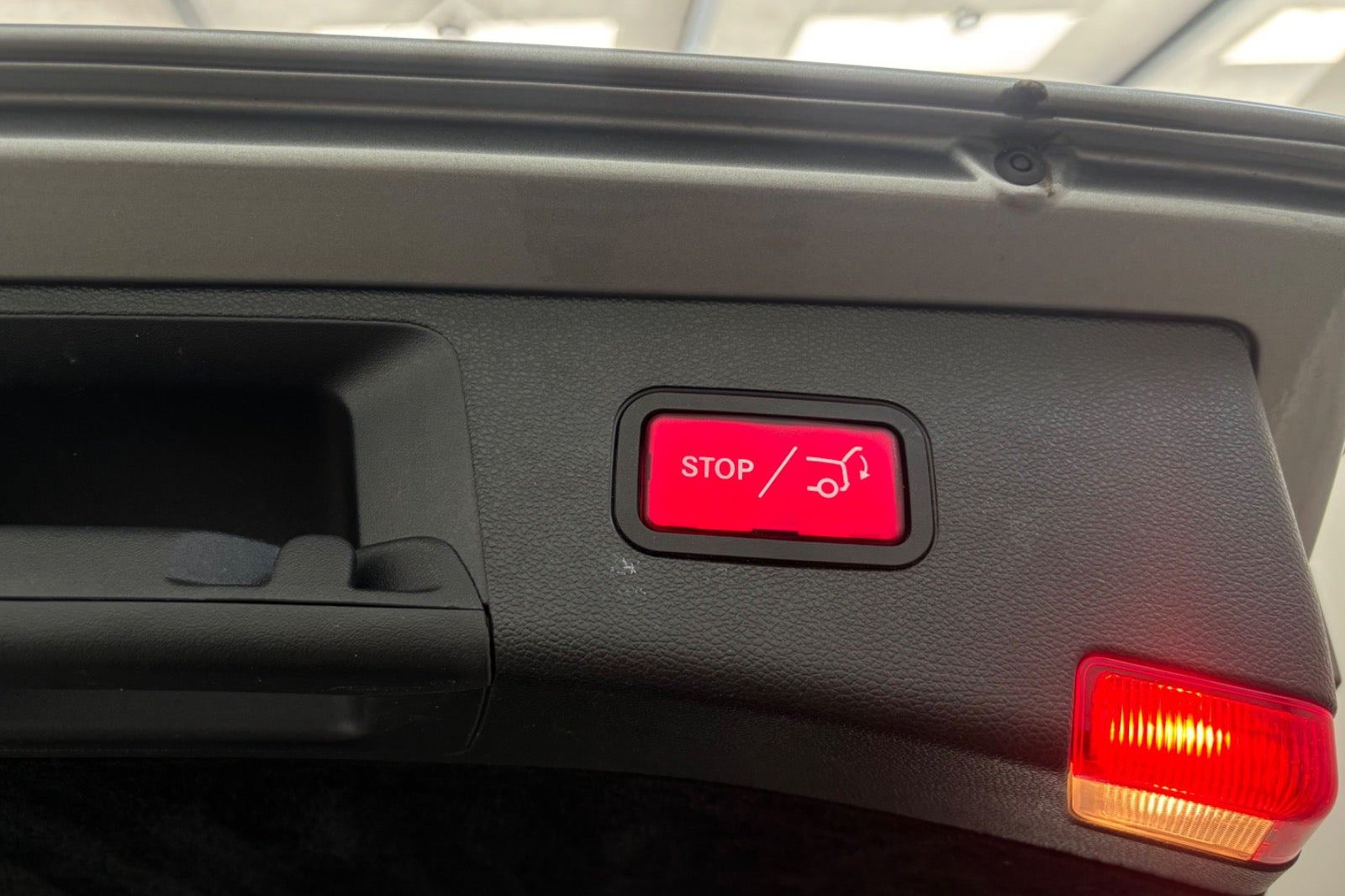 Grå Mercedes E220 fra 2013