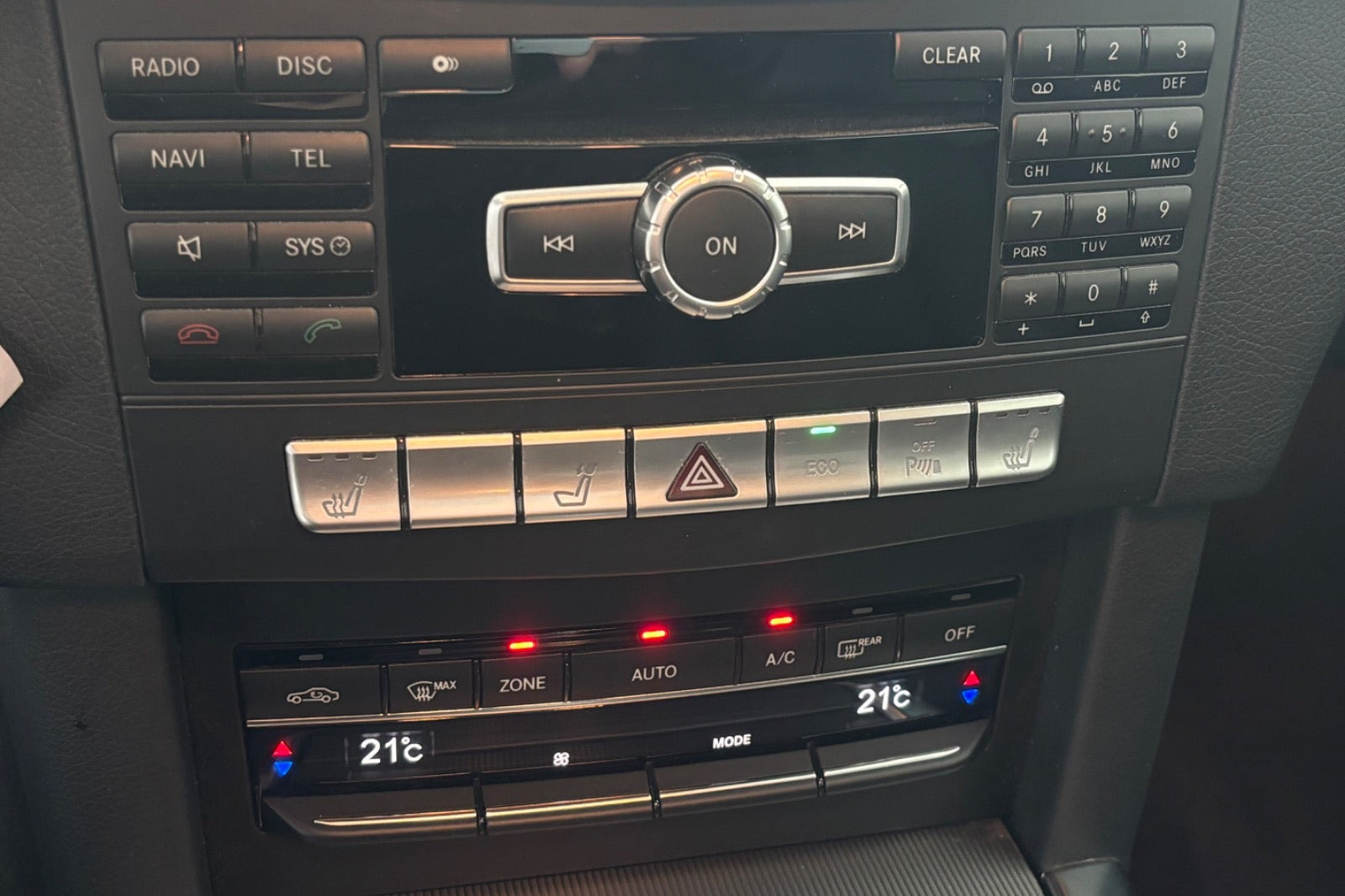 Grå Mercedes E220 fra 2013