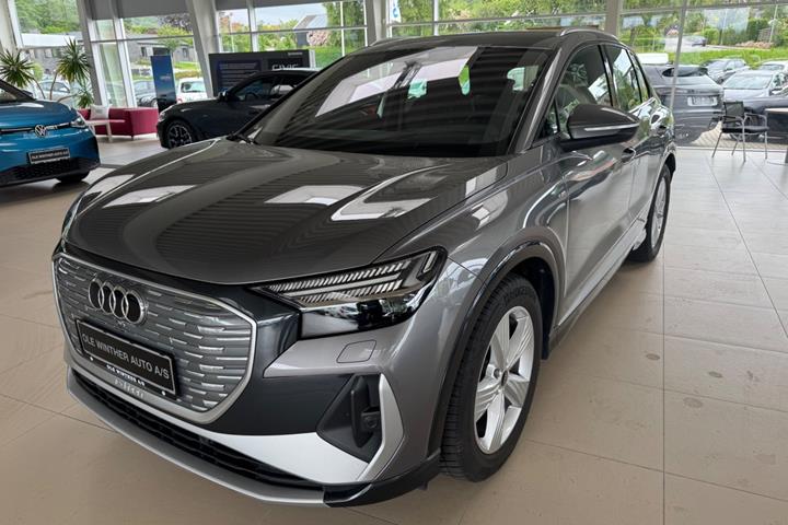 Grå Audi Q4 e-tron fra 2025