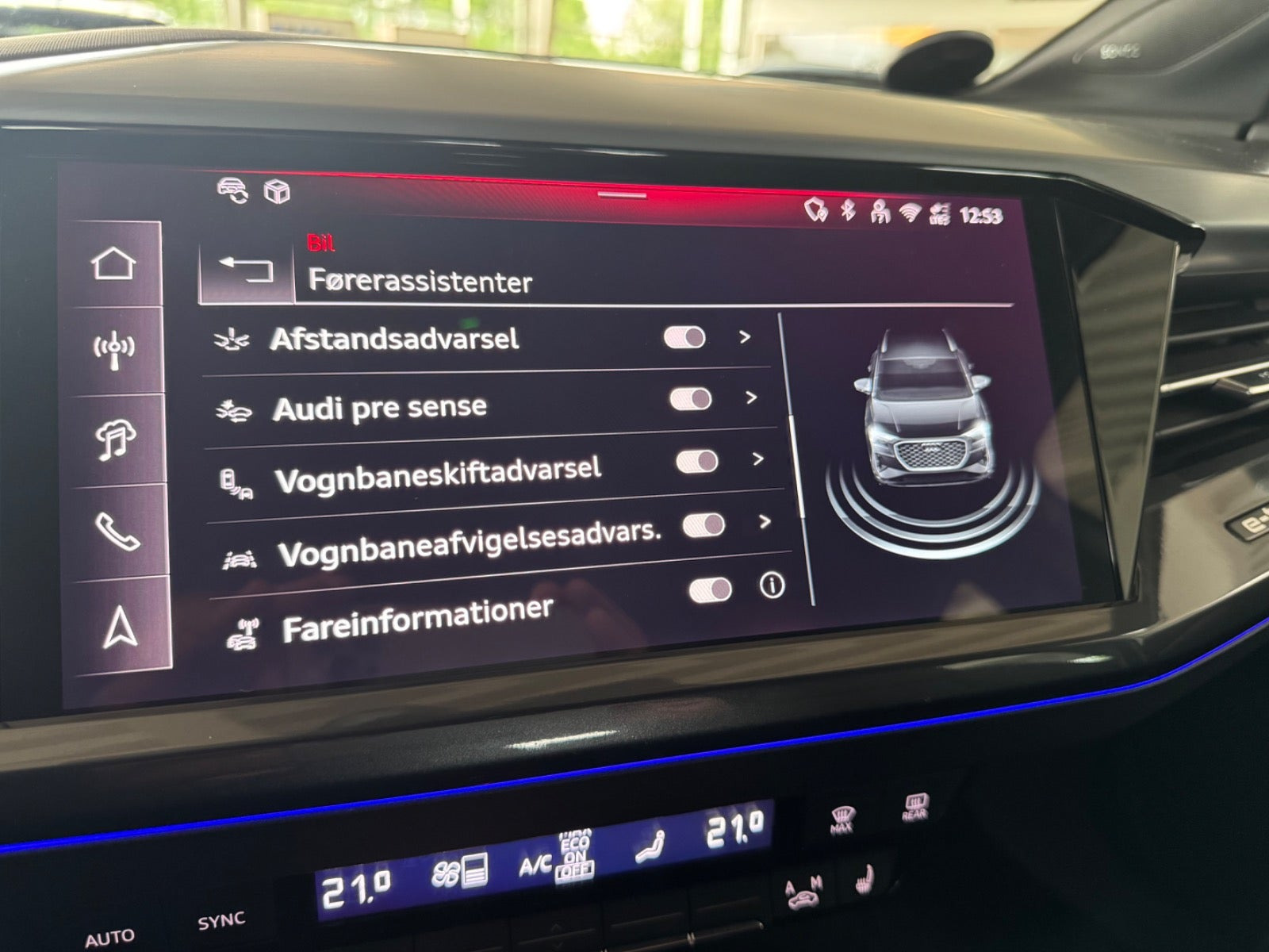 Grå Audi Q4 e-tron fra 2025