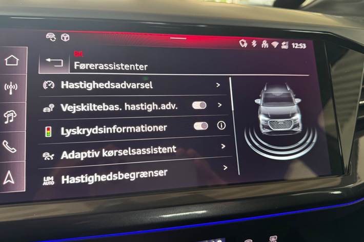 Grå Audi Q4 e-tron fra 2025