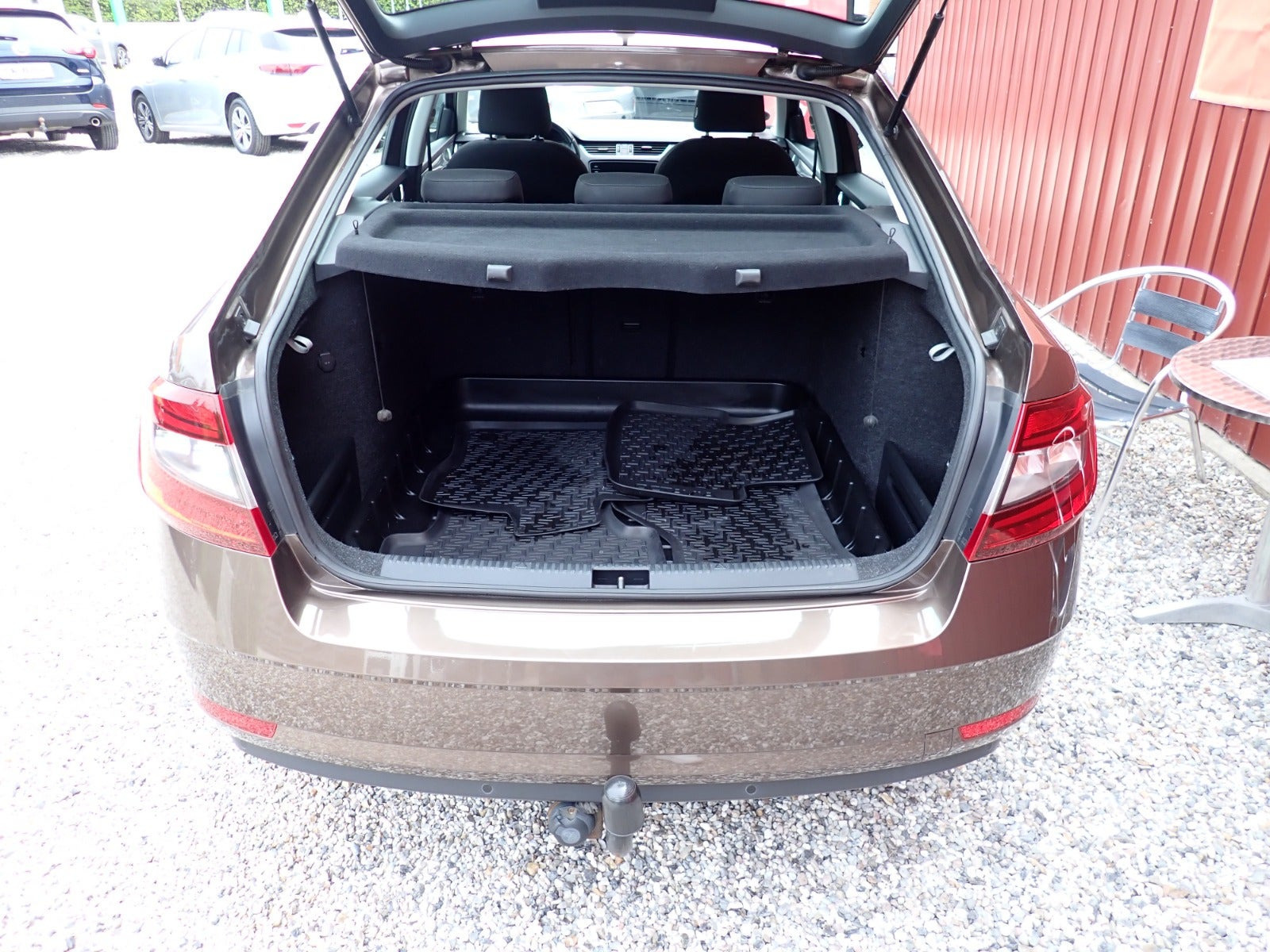 Brun Skoda Octavia fra 2019