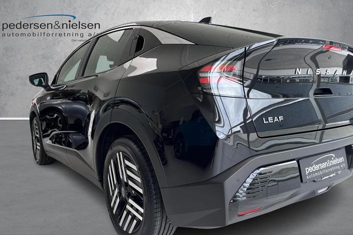 Sort Nissan Leaf fra 2026