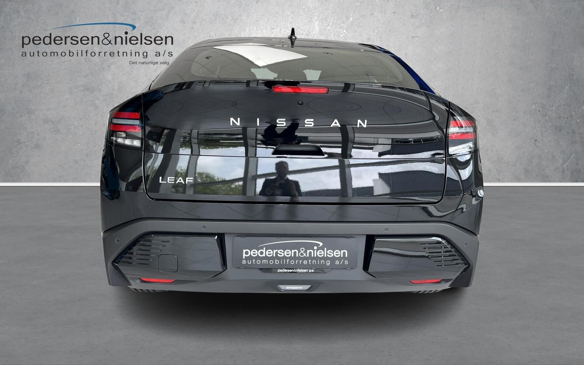 Sort Nissan Leaf fra 2026