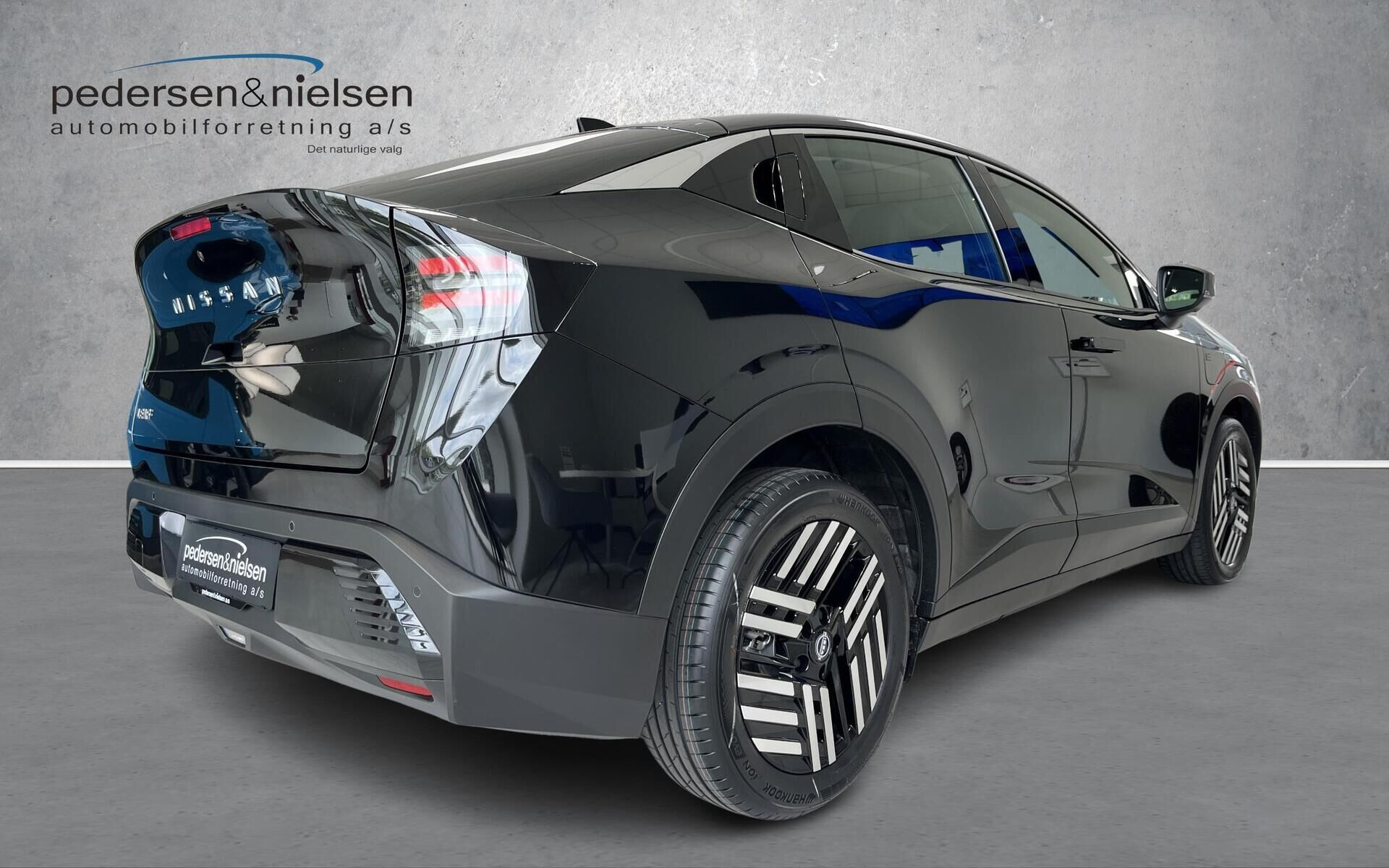 Sort Nissan Leaf fra 2026