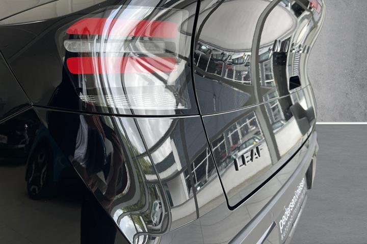 Sort Nissan Leaf fra 2026