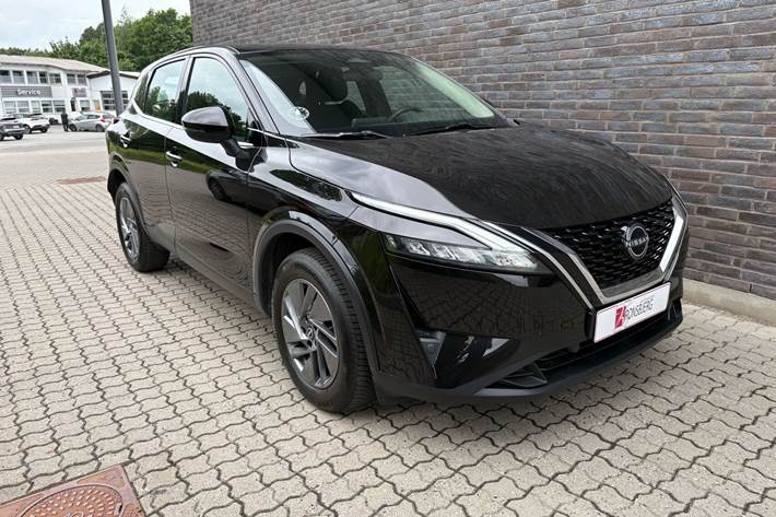 Sort Nissan Qashqai fra 2024
