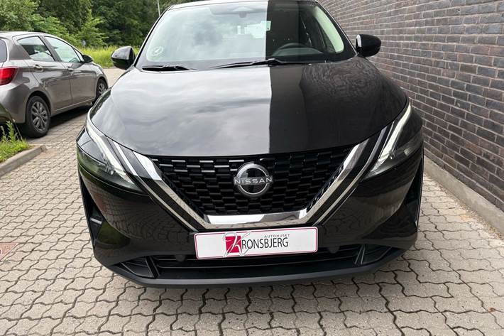 Sort Nissan Qashqai fra 2024
