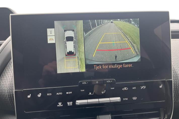 Grå Toyota BZ4X fra 2024