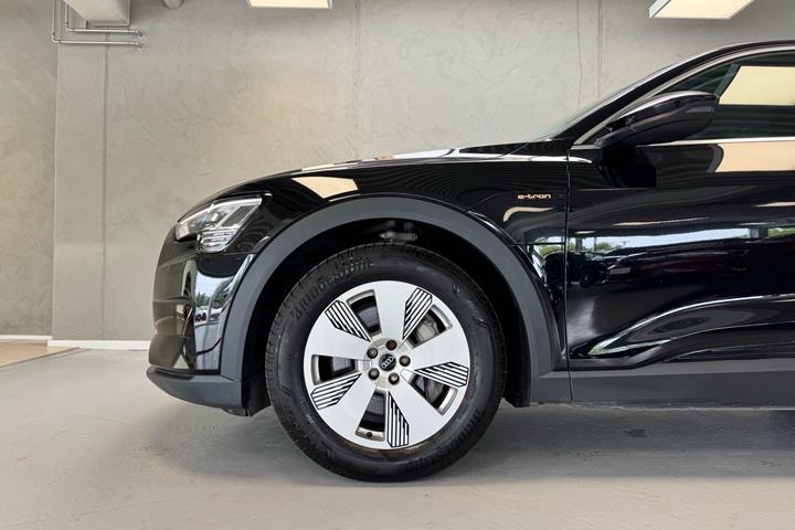 Sort Audi e-tron fra 2022