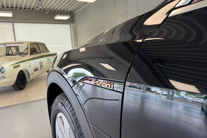 Sort Audi e-tron fra 2022